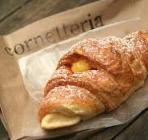 Cornetto a la Crema / Custard